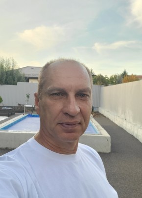Олег из Саратова 56 лет