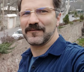 Behrioz, 43, Istgah-e Rah Ahan-e Garmsar