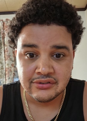 Estarlin Leonard из Easton (Commonwealth of Pennsylvania) 32 года