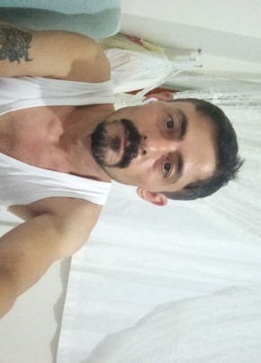 Polat, 43, Türkiye Cumhuriyeti, İstanbul