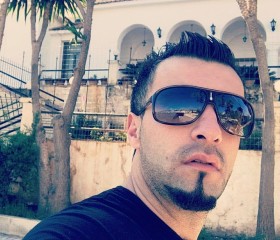 Tonyi, 36, L Aquila
