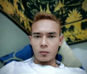 Vino, 32, Bandung