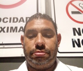 Josué, 40, Alajuela