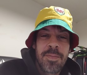 stephen reeks, 42, Pontypool
