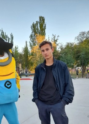 Александр, 19, Россия, Обь