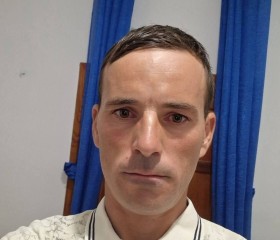 Cornel, 37, Albacete