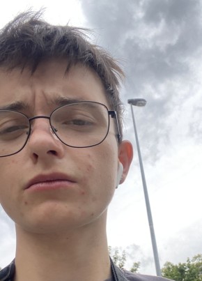 Максим из Praha 18 лет