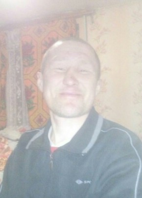 Dmitriy, 40, Russia, Igra