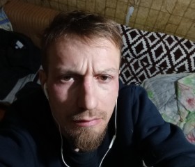 Mikhail, 18, Novoselitskoye