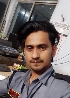 Ubaid pathan, 19, India, Vadodara