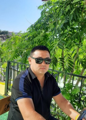 Зинаддин Кадыров, 38, Қазақстан, Алматы