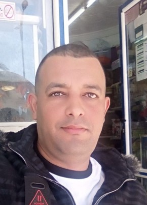 Lazhar, 34, People’s Democratic Republic of Algeria, Hassi Messaoud