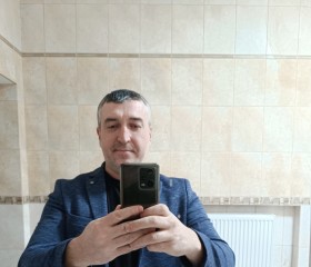 Eduard, 47, Yekaterinburg