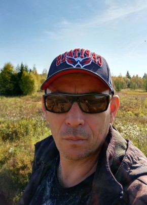Александр, 51, Россия, Березники