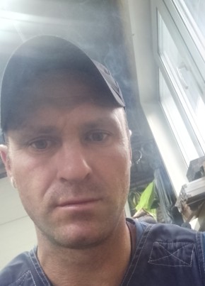 VIKTOR TARAChKOV, 39, Russia, Krasnozerskoye