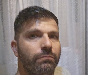 Mario, 45, Santa Coloma de Gramenet
