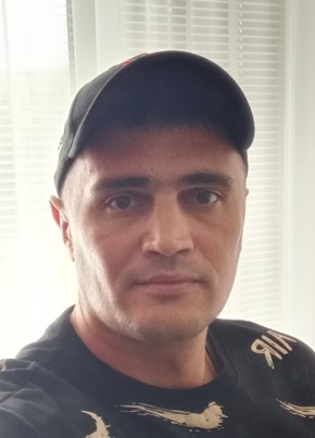 Михаил из Камени-на-Оби 33 года