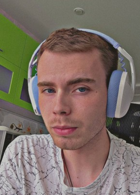 Денис из Казани 22 года