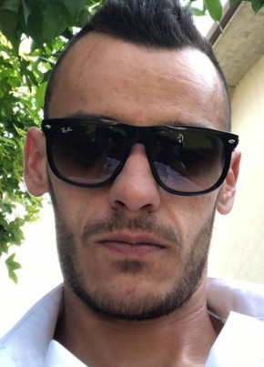Luca, 36, Repubblica Italiana, Villafranca di Verona