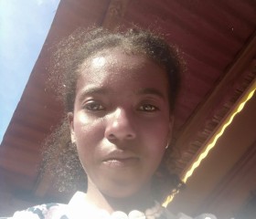 Loriane, 18, Hell-Ville
