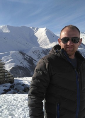 Александр, 37, Россия, Гигант