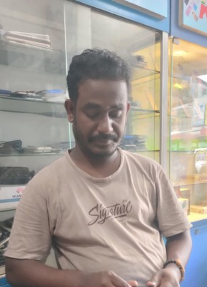 Ko aung, 28, Myanmar (Burma), Yangon