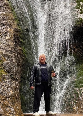Andrei из Ungheni 53 года
