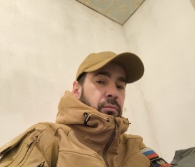 Mikhail, 40, Athens