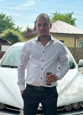 Marius, 37, Romania, Pitești