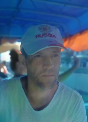 Александр из Армавира 48 лет