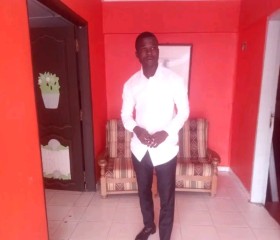 Ange, 25, Yamoussoukro