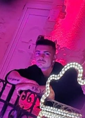 István из Budapest 27 лет