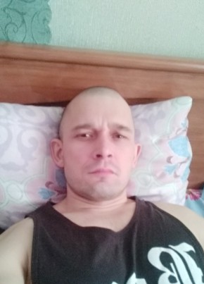 Dmitriy, 35, Russia, Khotynets