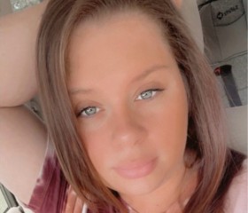 Nora, 30, Boston