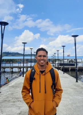 Ekwin, 29, Indonesia, Abepura