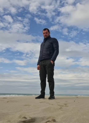 Ion, 34, Italy, Tirrenia