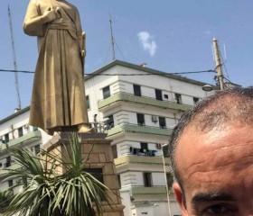 Aziz, 48, Khemis el Khechna