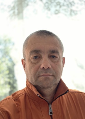 Дмитрий из Берасьце 53 года