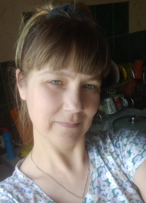 Инна, 44, Россия, Луга