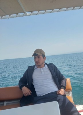 Марк из Душанбе 22 года