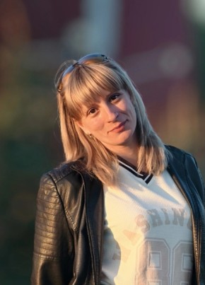 Юлия из Гатчины 39 лет