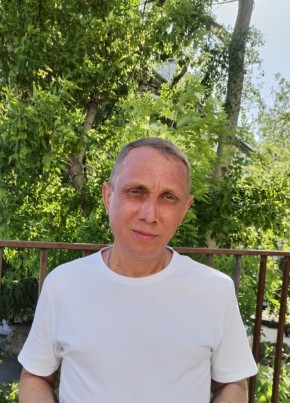Сергей из Саратова 51 год