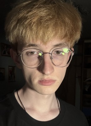 Владислав из Дзержинска 18 лет