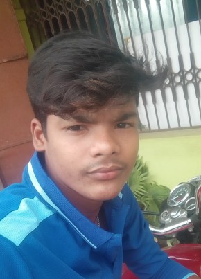 Kuna, 18, India, Bālugaon