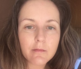 Lia, 42, Peterborough