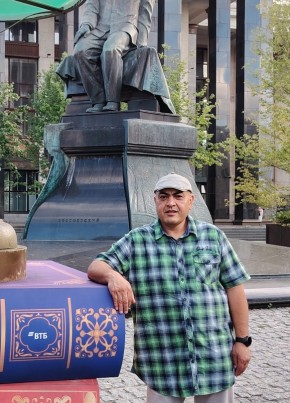 Роман из Москвы 51 год