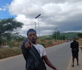John, 23, Iringa