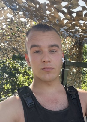 Kirill из Севастополи 19 лет