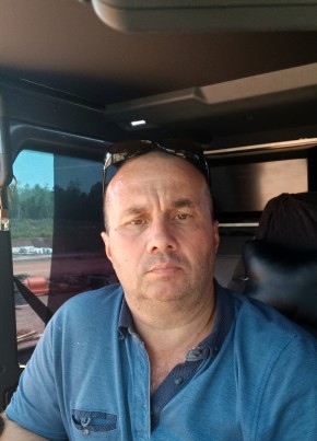 Александр Волков из Череповеца 48 лет