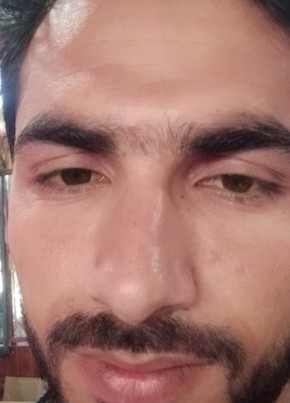 Yash из Singapore 22 года
